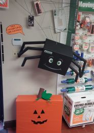 882082-halloween-boxman-170865dbcf4454c982f82ccce2804622c7ee315a